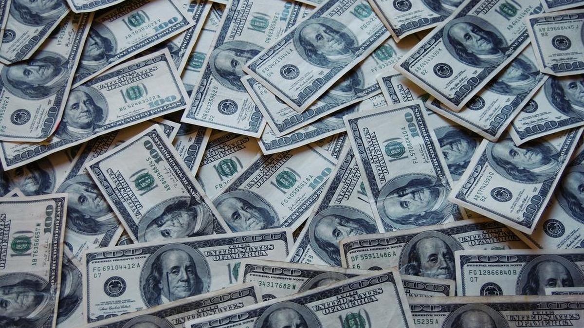 “What’s mine is mine” may be a better motto for Americans and their money than “e pluribus unum,” according to a new study.