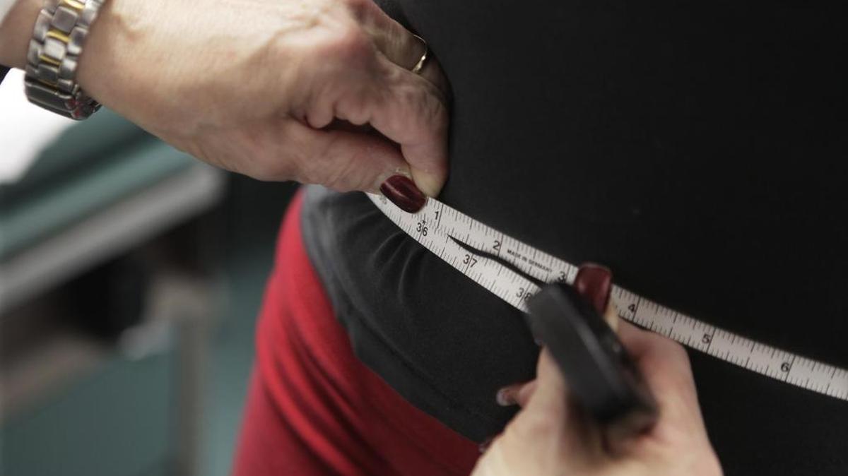 A study in the journal JAMA finds American women are getting fatter faster then men after nearly 30 years of equal obesity. The study says 40 percent of American women are now obese.