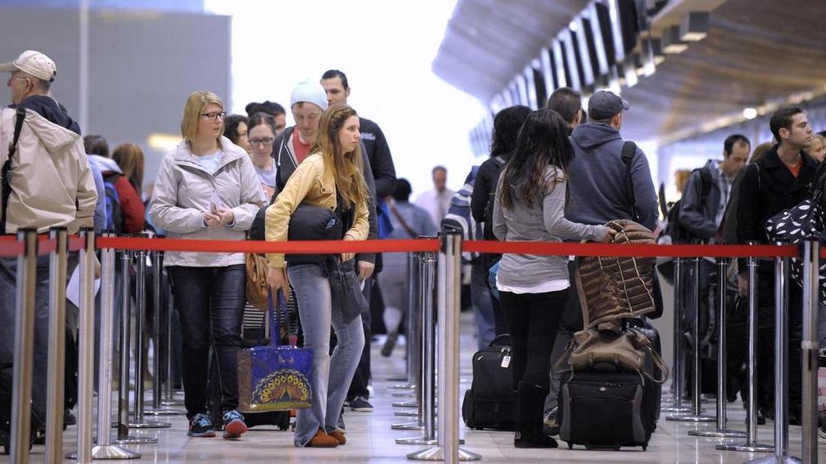 A combination of fewer Transportation Security Administration screeners, tighter budgets, new checkpoint procedures and growing numbers of passengers is already creating a mess at airports around the country.