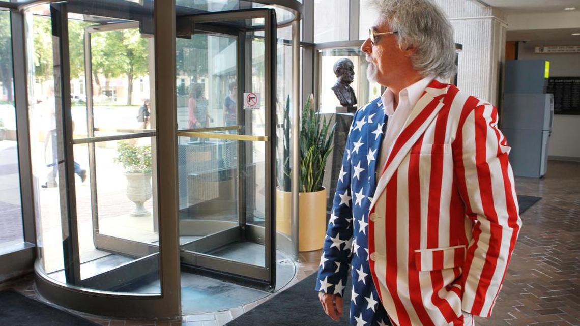 Bob Romanik filed paperwork Monday to run as a Republican for Illinois House District 114, the seat being vacated by Rep. Eddie Lee Jackson. Also running is Latoya Greenwood, whose father is chief of the East St. Louis school board and city’s Democrats.