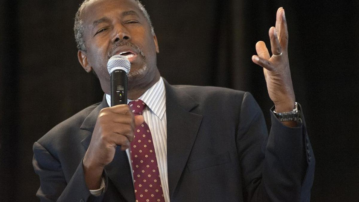 
Republican presidential candidate Ben Carson speaks at the Eagle Council XLIV, sponsored by the Eagle Forum, at the Marriott St. Louis Airport in St. Louis Friday, Sept. 11, 2015. 
