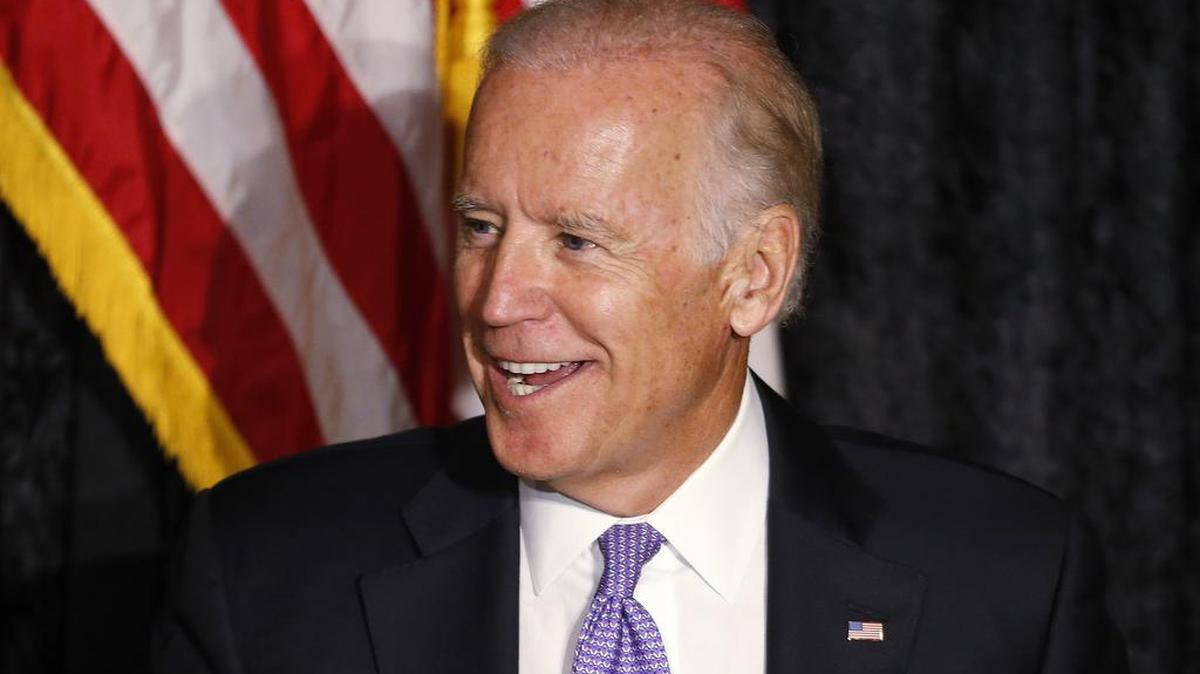 
Vice President Joe Biden discusses the Iran nuclear deal with Jewish community leaders at the David Posnack Jewish Community Center in Davie, Fla., on Thursday.
