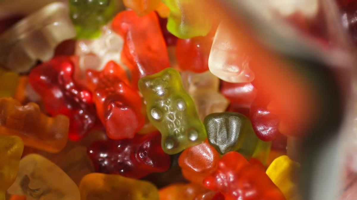 An Albuquerque, N.M., 5th grader unwittingly shared marijuana edibles at school, leaving students feeling dizzy.
