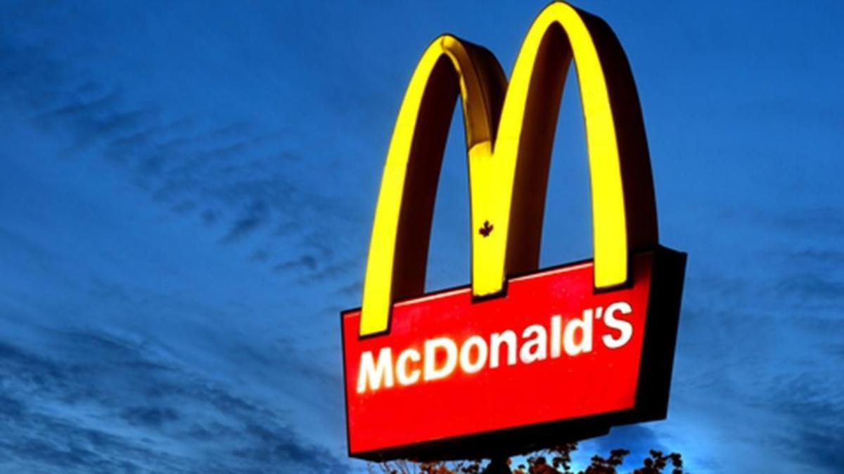 A McDonald’s sign.