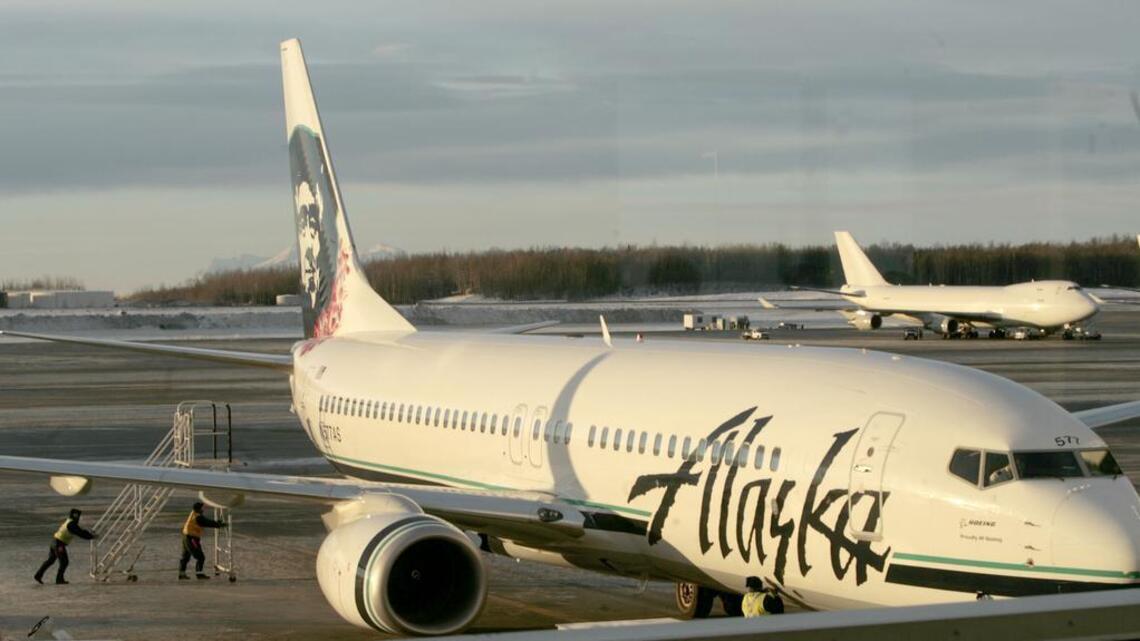 Alaska Airlines removes passenger for catcalling flight attendant