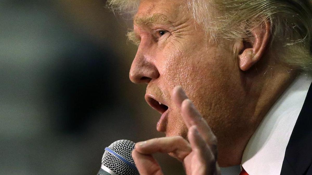 
Donald Trump speaks during a campaign stop in Keene, N.H., on Wednesday, Sept. 30, 2015.
