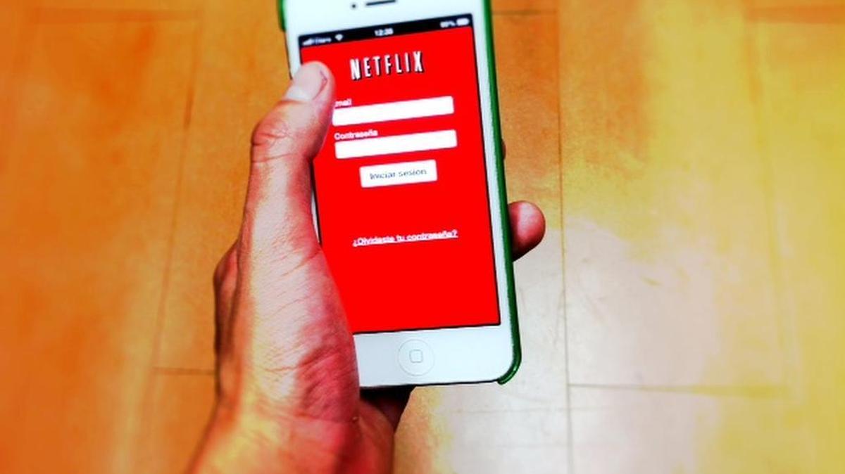 Subscribers can now watch Netflix offline.