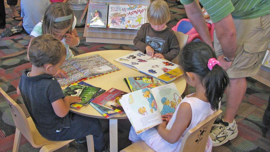 Kids prefer reading real books to reading on electronic devices.