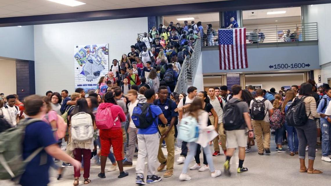 Students crowd a stairway as classes change at Heritage High School in Wake Forest NC on Sept. 10, 2015. A new study from the RAND Corporation says the U.S. economy could gain $83 billion within a decade if high schools switched to a later 8:30 a.m. start time.