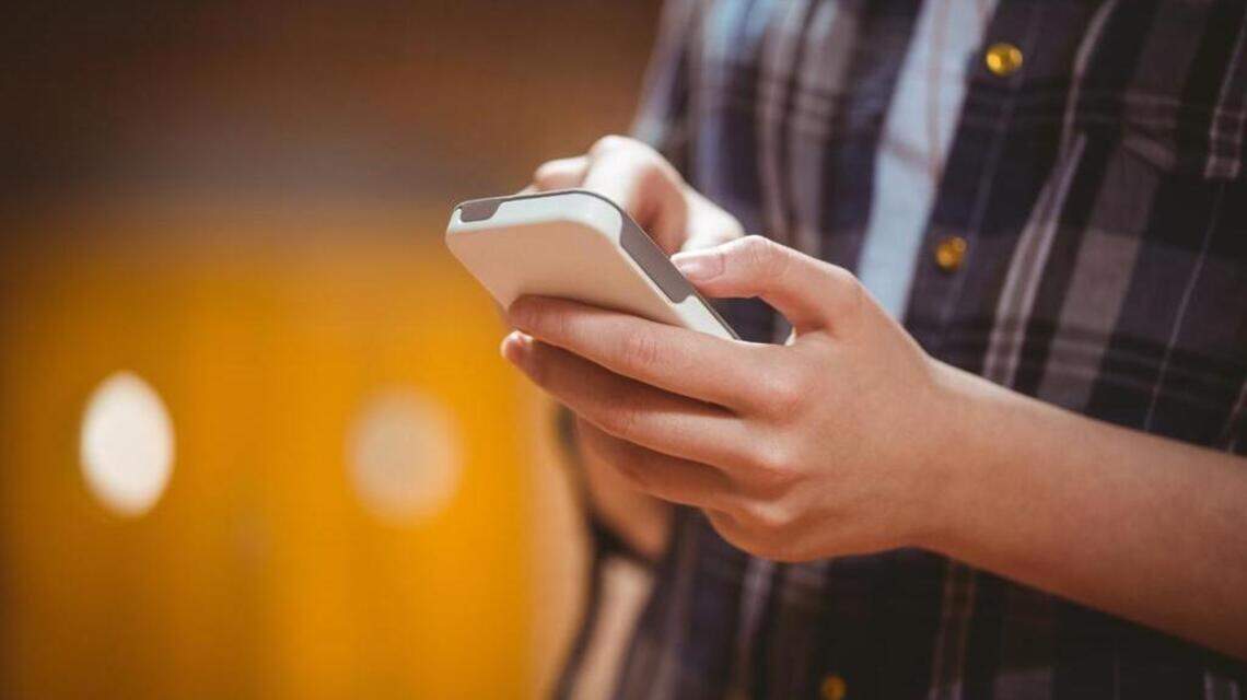 Sending unsolicited nude photos could become a crime in California
