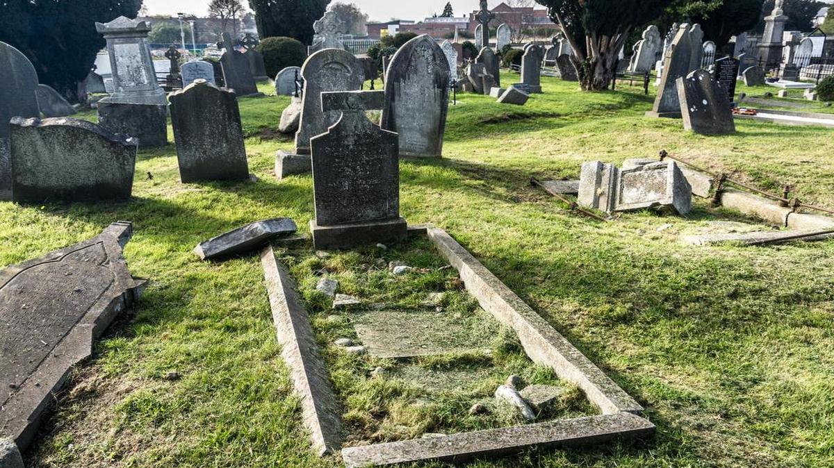 There was no service and no burial for Leslie Ray “Popeye” Charping. Instead, his family cremated him and put him in a barn.