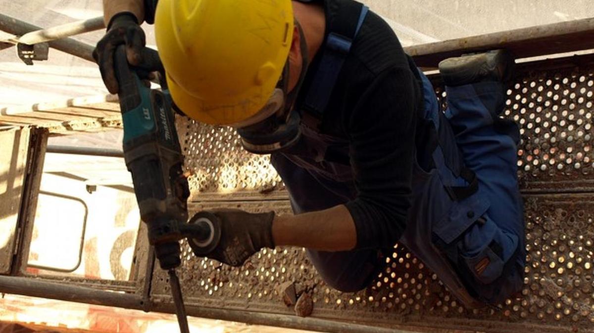 Workers could be penalized for not showing up during a hurricane.