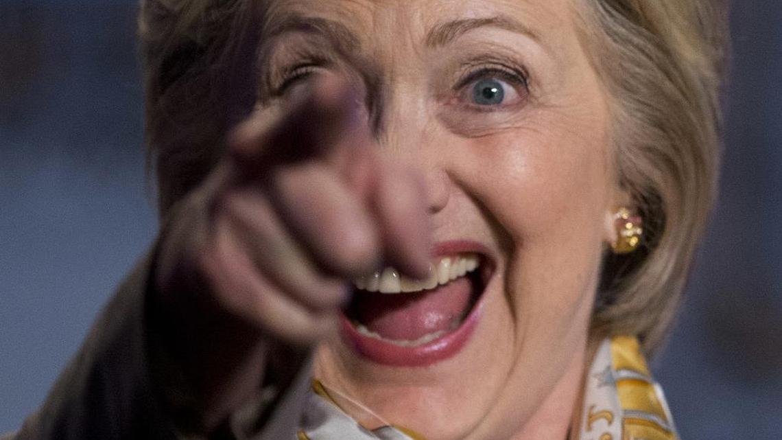 Democratic presidential candidate Hillary Clinton will appear on the same episode of The Ellen DeGeneres show as her SNL impersonator.