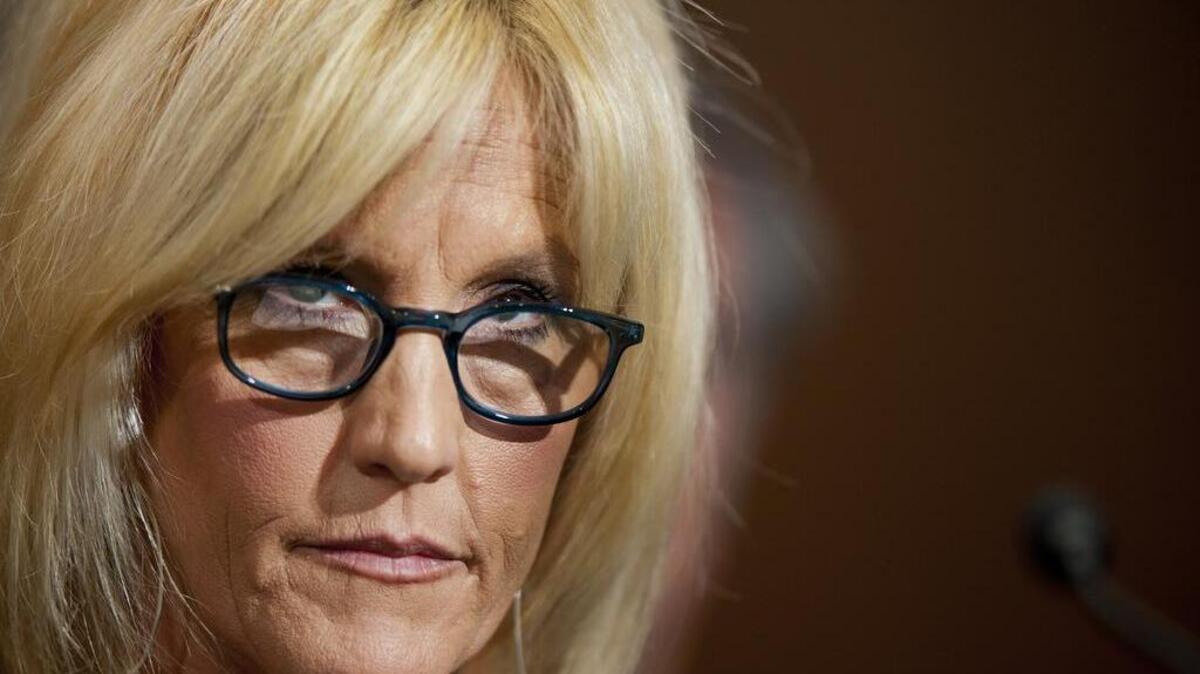 EPA regulates only total chromium but is studying whether to set a separate standard for its hexavalent form. Erin Brockovich and the Environmental Working Group want the agency to take action.