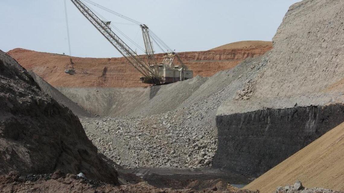 Obama halts new federal coal leases, plans to review economic impact
