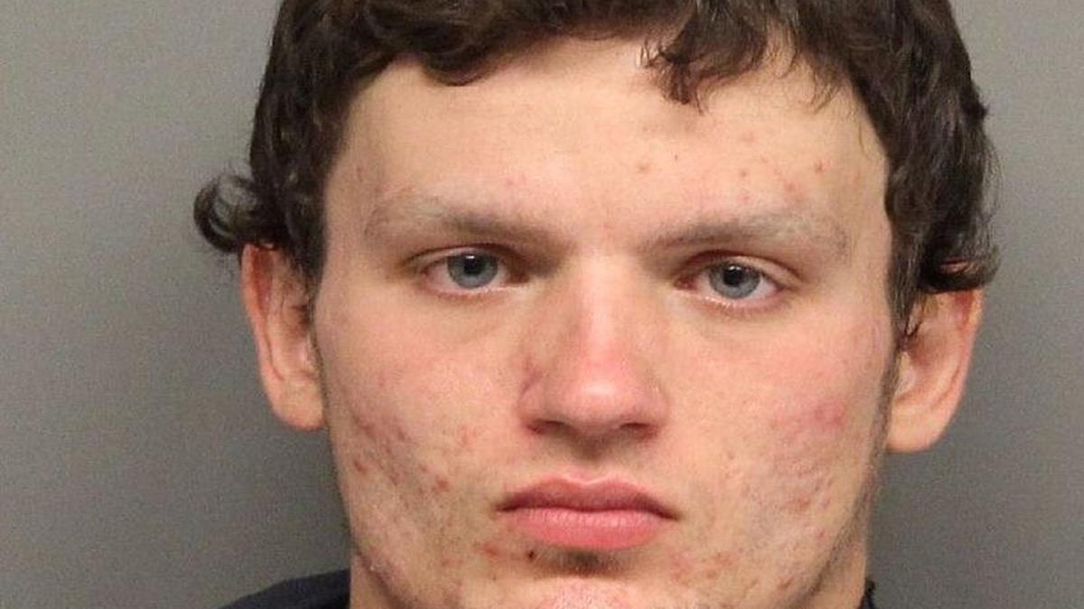 Police in Lincoln, Nebraska keep arresting this man - Jesse Johnson - for hiding under women’s cars and touching their feet.