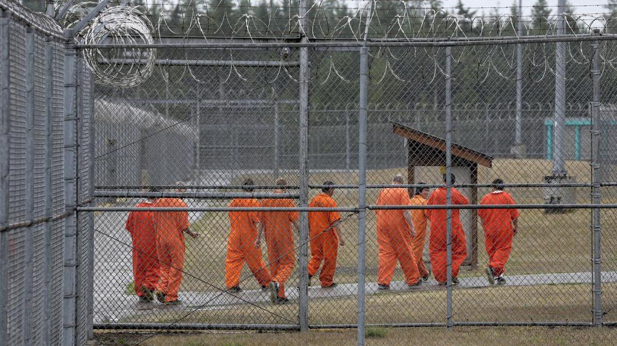 
The Justice Department is set to release about 6,000 inmates early from prison - the largest ever one-time release of federal prisoners. The inmates from federal prisons nationwide will be set free by the department’s Bureau of Prisons between Oct. 30 and Nov. 2.
