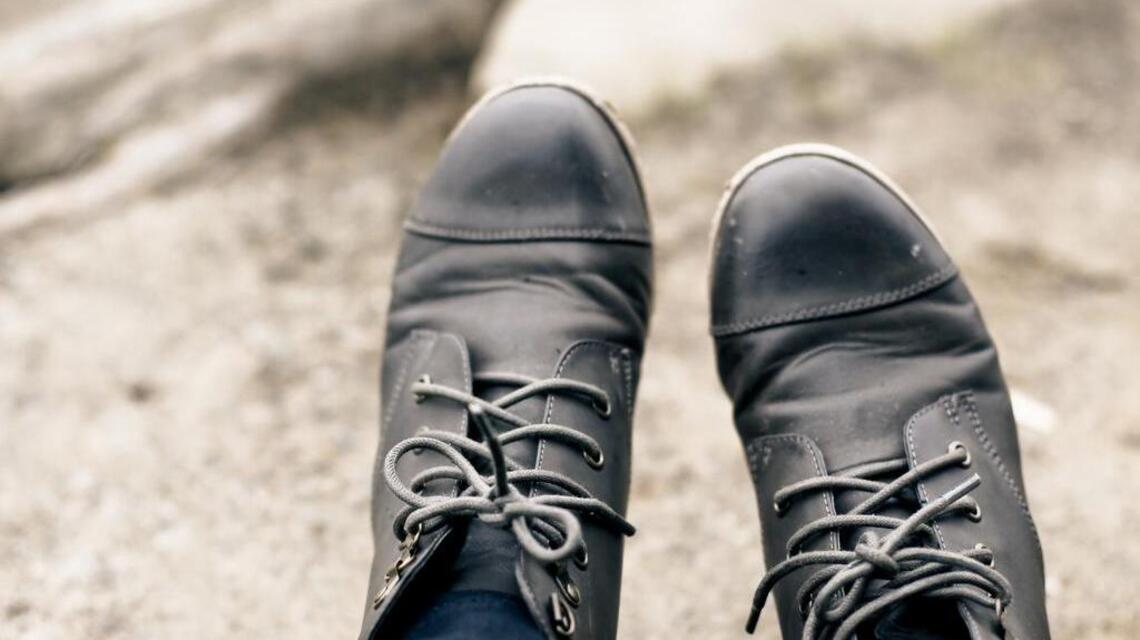 This is how your shoelaces keep coming untied — and why you can’t avoid it