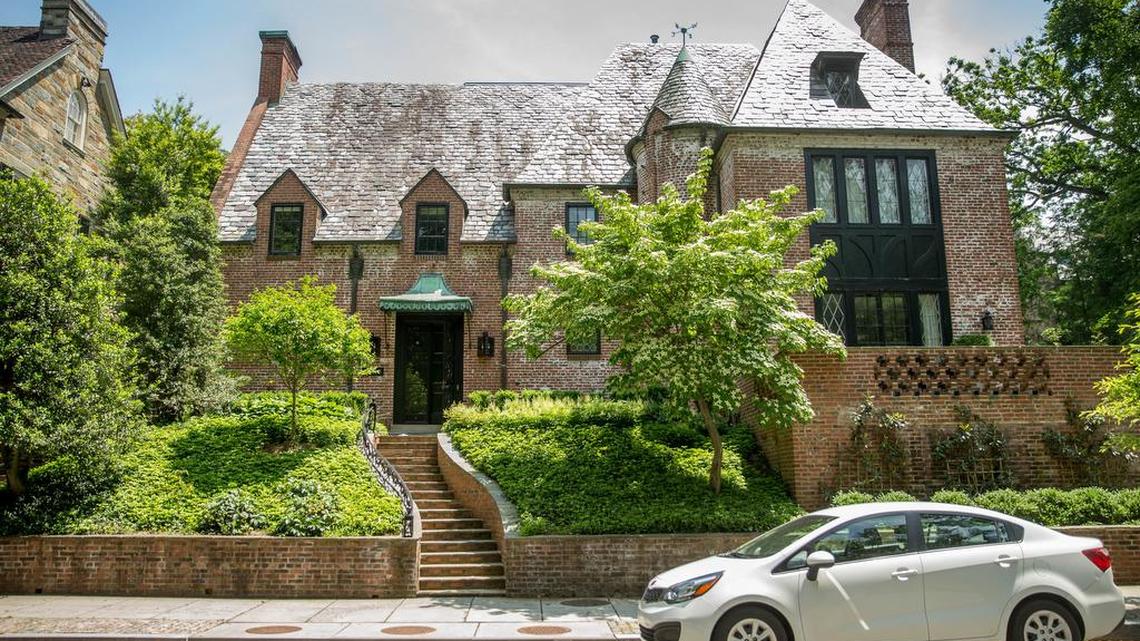 Real estate circles buzzed Wednesday over reports that President Barack Obama and first lady Michelle Obama have decided to lease this nine-bedroom mansion in one of Washington’s poshest neighborhoods when he leaves office in January 2017.