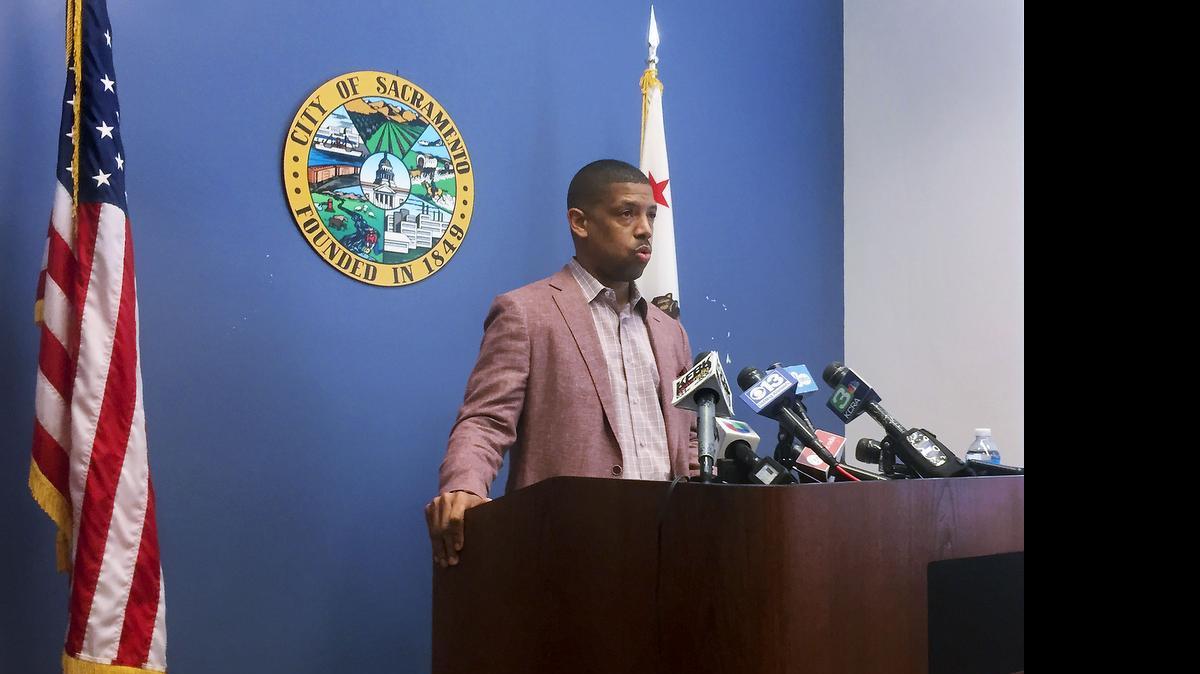 
Sacramento Mayor Kevin Johnson addresses members of the press at City Hall in Sacramento on Thursday, denying sexual harassment accusations filed against him by a former aide in the city manager’s office.
