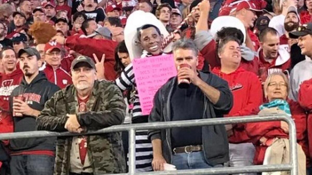 This picture of a man wearing an Obama mask with a noose around his neck is circulating on social media.