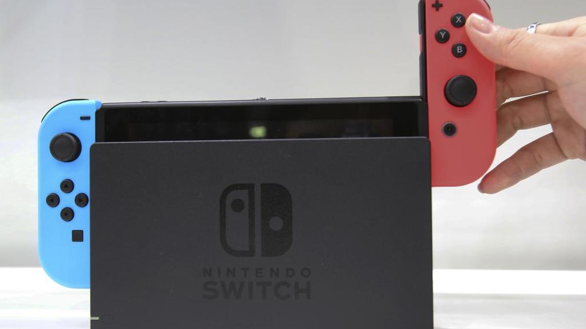 The game cartridges for the new Nintendo Switch are coated in a bittering agent, but that has actually encouraged people to lick them.