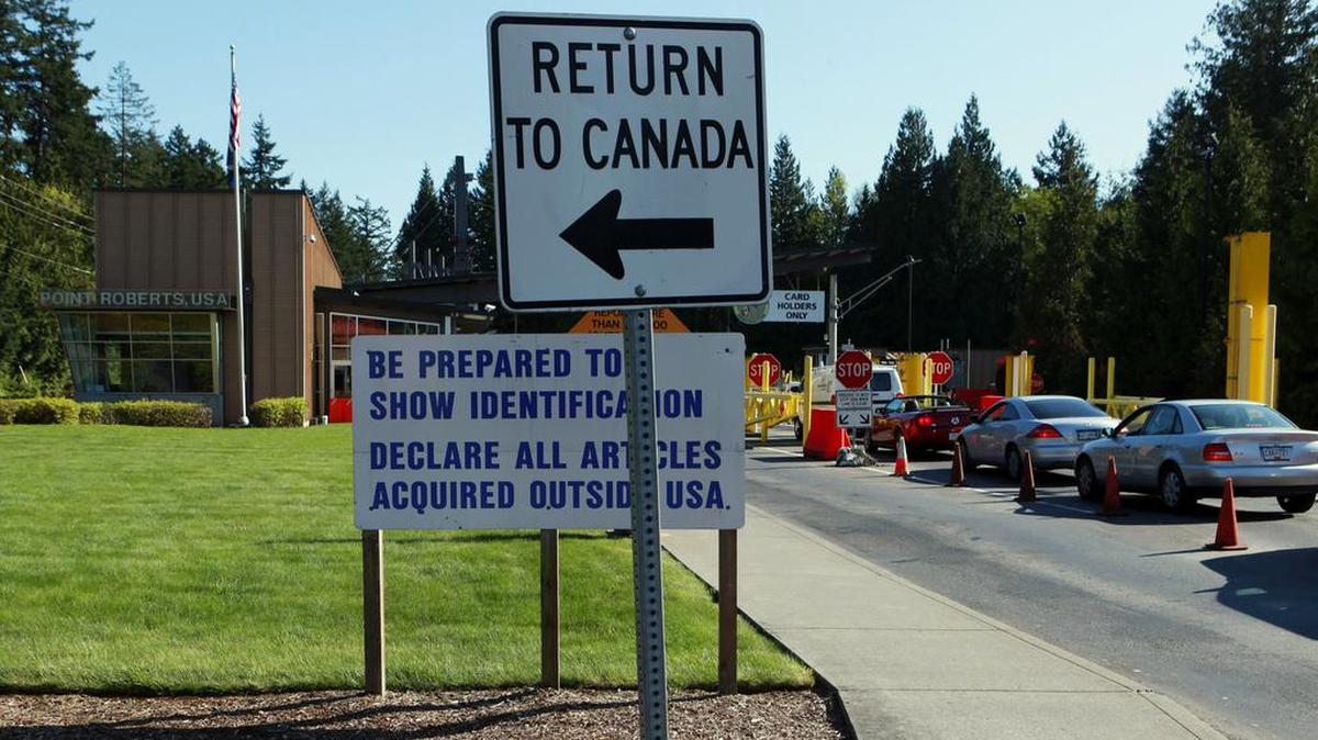 
Failed Republican presidential candidate Scott Walker may feel some vindication in this number: 41% of Americans say that if a wall is built along the Mexican border, one should also be erected on the Canadian one.
