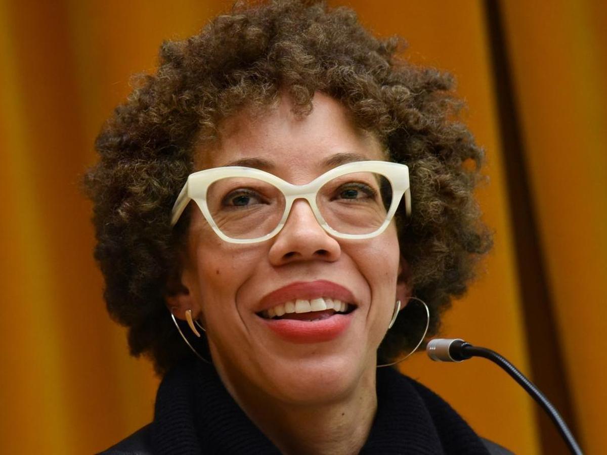 Amy Sherald, guest lecturer at the Mattin Center at Johns Hopkins University, has been selected to paint the official portrait of Michelle Obama.