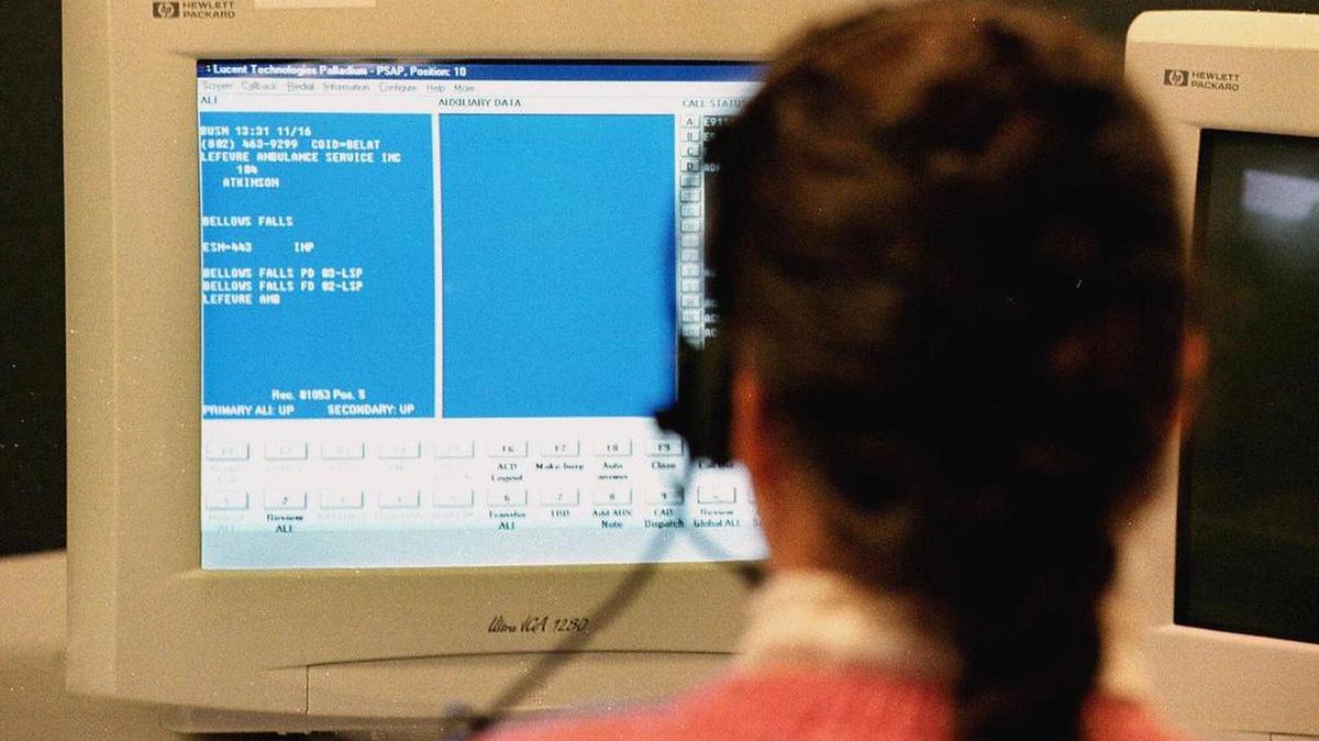 A Houston 911 operator is accused of hanging up on thousands of callers over the course of one year, even in cases of homicide, robbery and medical emergency.