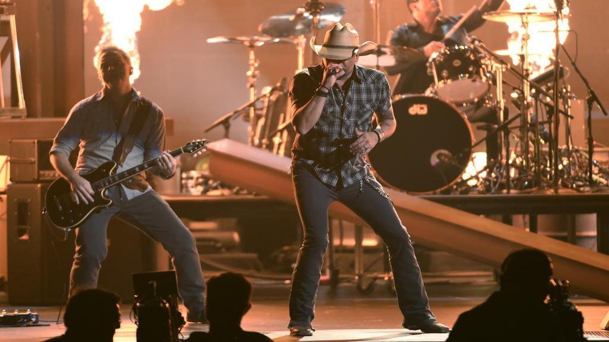 Jason Aldean performs at the 49th annual CMA Awards at the Bridgestone Arena on Wednesday, Nov. 4, 2015, in Nashville, Tenn.