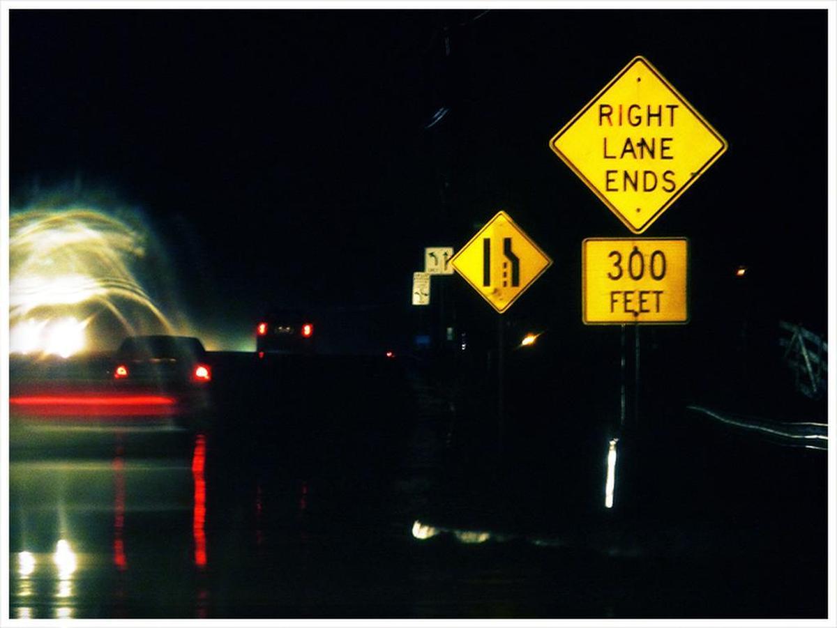 Cars should use both lanes for as long as possible, and at the last second, drivers need to coordinate, slow down and take turns, one after another, as they move into the new single lane. It looks just like the closing of a zipper.