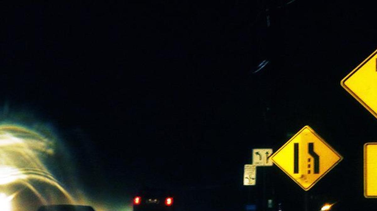 Cars should use both lanes for as long as possible, and at the last second, drivers need to coordinate, slow down and take turns, one after another, as they move into the new single lane. It looks just like the closing of a zipper.
