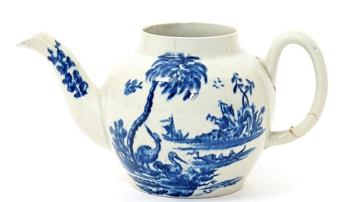 This cracked teapot made before the Revolutionary War sold in England for more than $800,000.