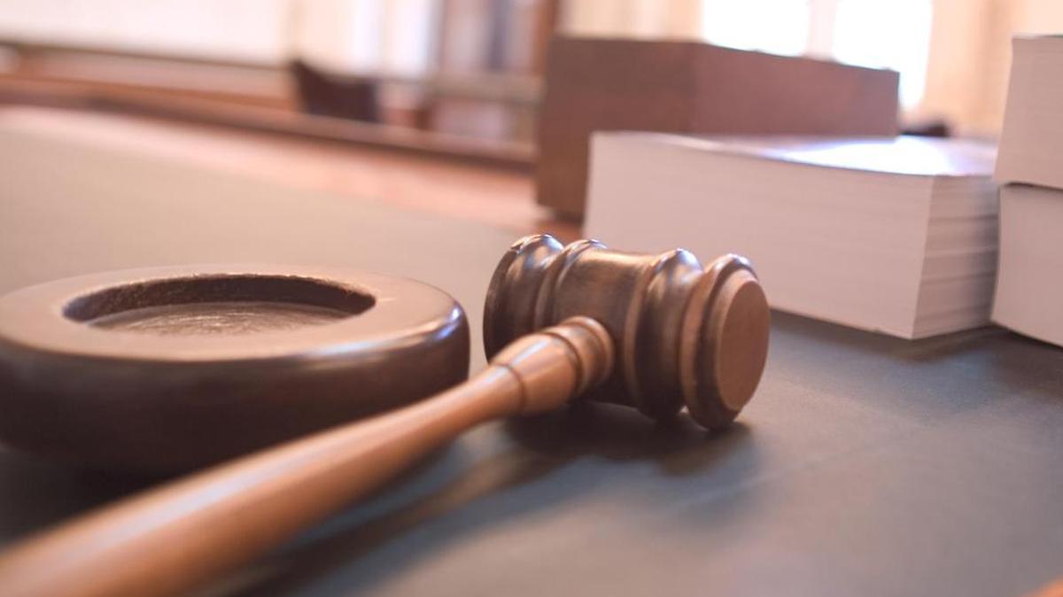 A blind Air Force veteran using a walker died after a shuttle driver shut the bus door as she tried to disembark for a medical appointment on the Veterans​ Affairs campus in Biloxi, a lawsuit filed in Harrison County Circuit Court says.
