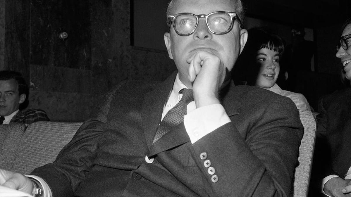 Truman Capote kept a writing room in the California house of Joanne Carson, ex-wife of Johnny Carson. Capote died in Joanne’s house in 1984; she kept his ashes and possessions in the room as a shrine of sorts.