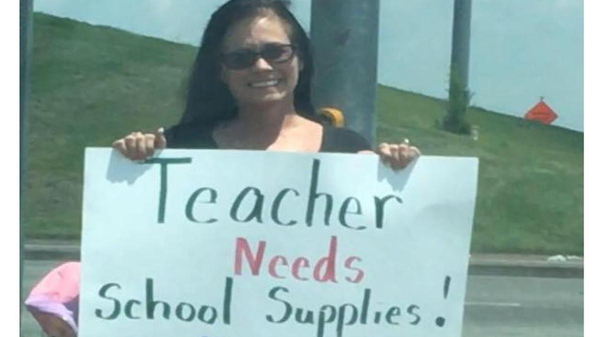Third-grade teacher Teresa Danks collected $32 – and many kind words – in just 10 minutes of standing at a highway exit in Tulsa.