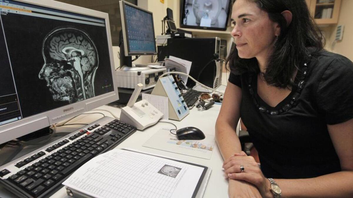 A new University of California study found older adults’ brains forget more because of poor coordination between memory-saving brain waves during deep sleep.
