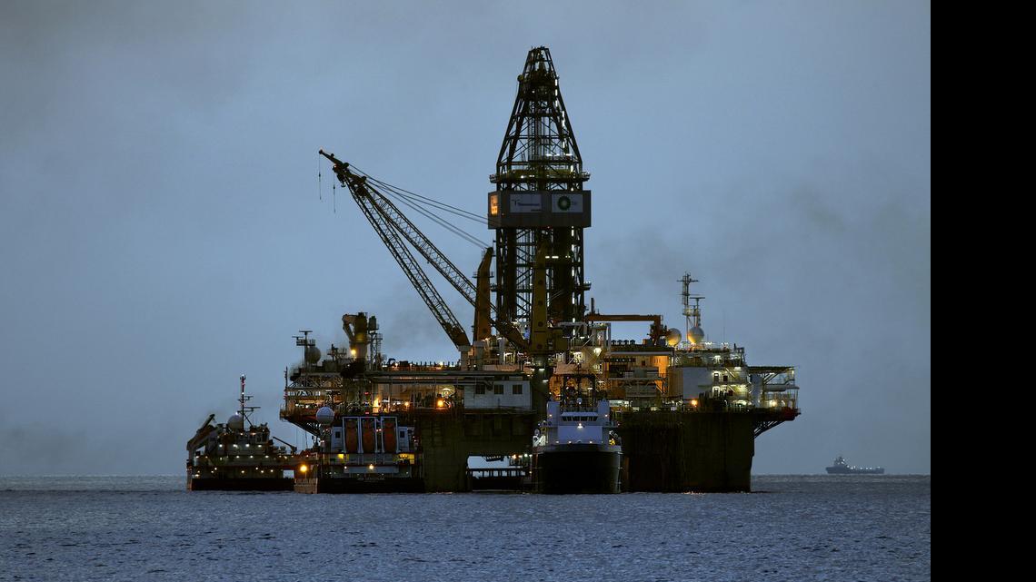 
Two Florida members of the House of Representatives are joining one of the state’s senators to keep oil drilling far off shore, seeking to stave off efforts to bring the rigs closer to land. 
