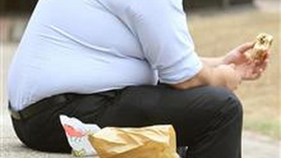 
Researchers at the National Institutes of Health reported Tuesday that being overweight or obese at age 50 may affect the age, years later, when Alzheimer’s strikes.
