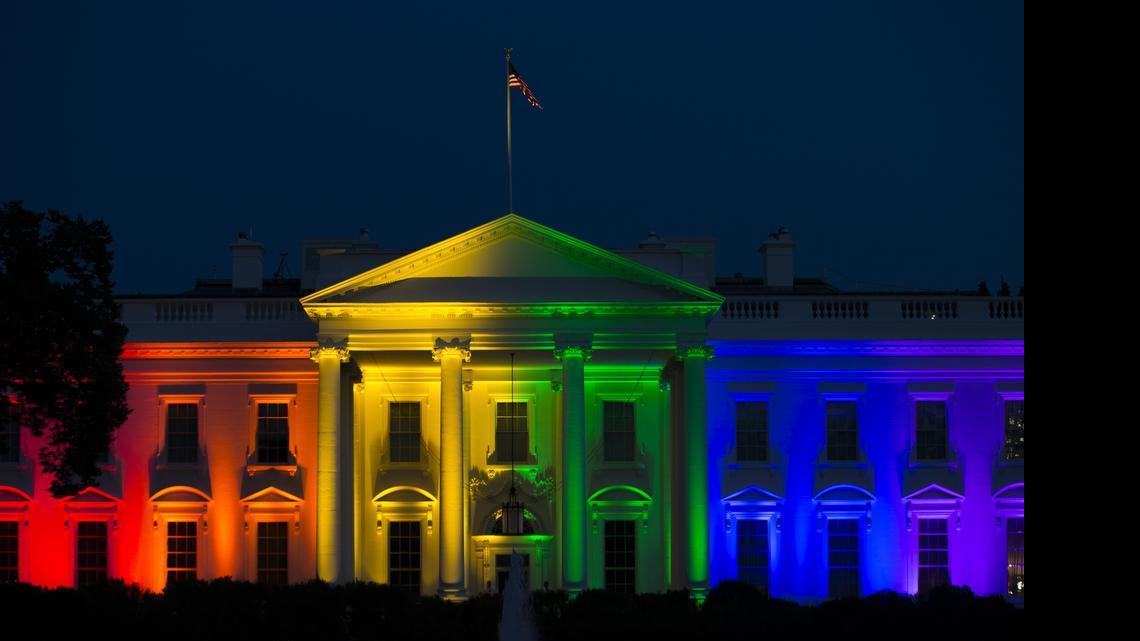 
The White House is lit up in rainbow colors in commemoration of the Supreme Court's ruling to legalize same-sex marriage on June 26, 2015, in Washington. 
