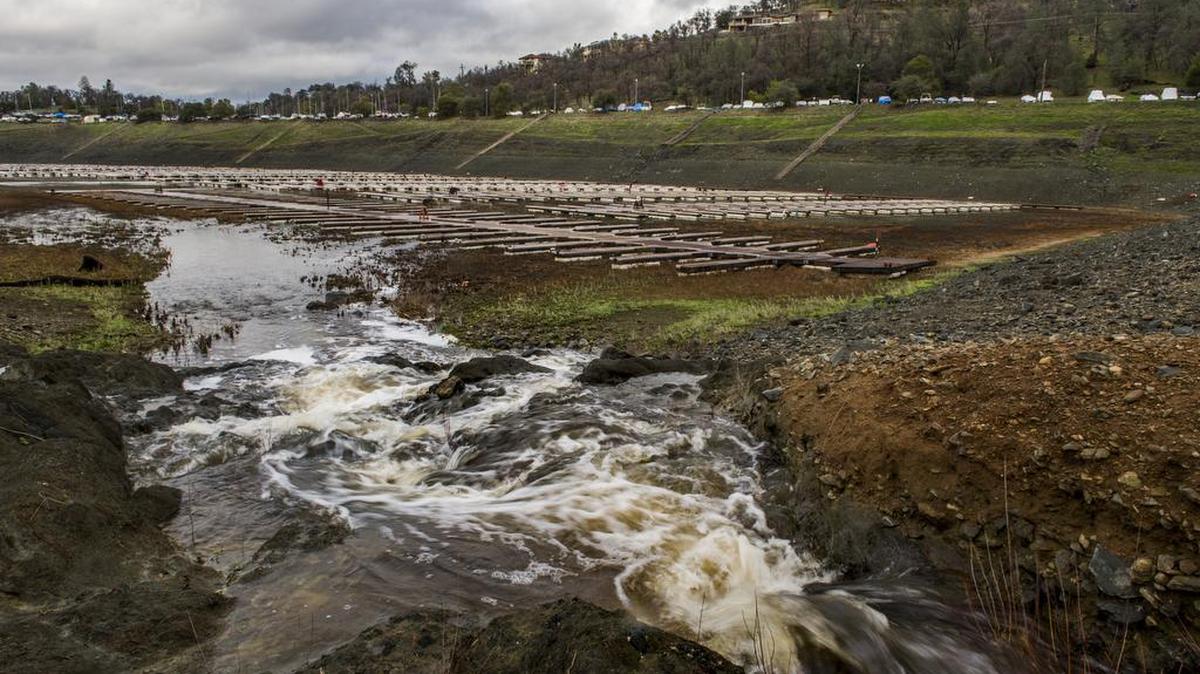 The marina at Brown’s Ravine Recreation Area on Folsom Lake finally gets some precipitation on Tuesday, Jan. 19, 2016, in Folsom as a strong weather system moved through Northern California dropping buckets of rain in a short time.