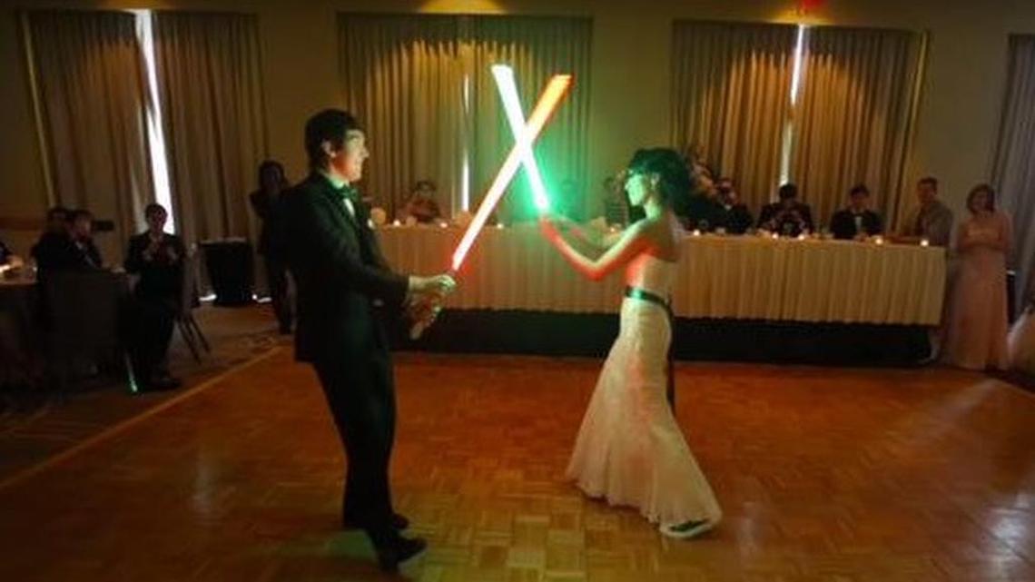 Robert and Rebecca, who are big “Star Wars” fans, opted for a lightsaber battle instead of a first dance on their wedding day.