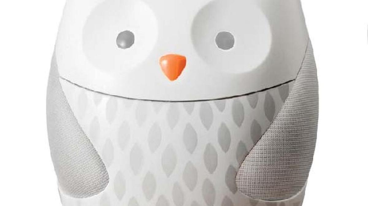 Skip Hop’s Moonlight & Melodies owl nightlight soother.