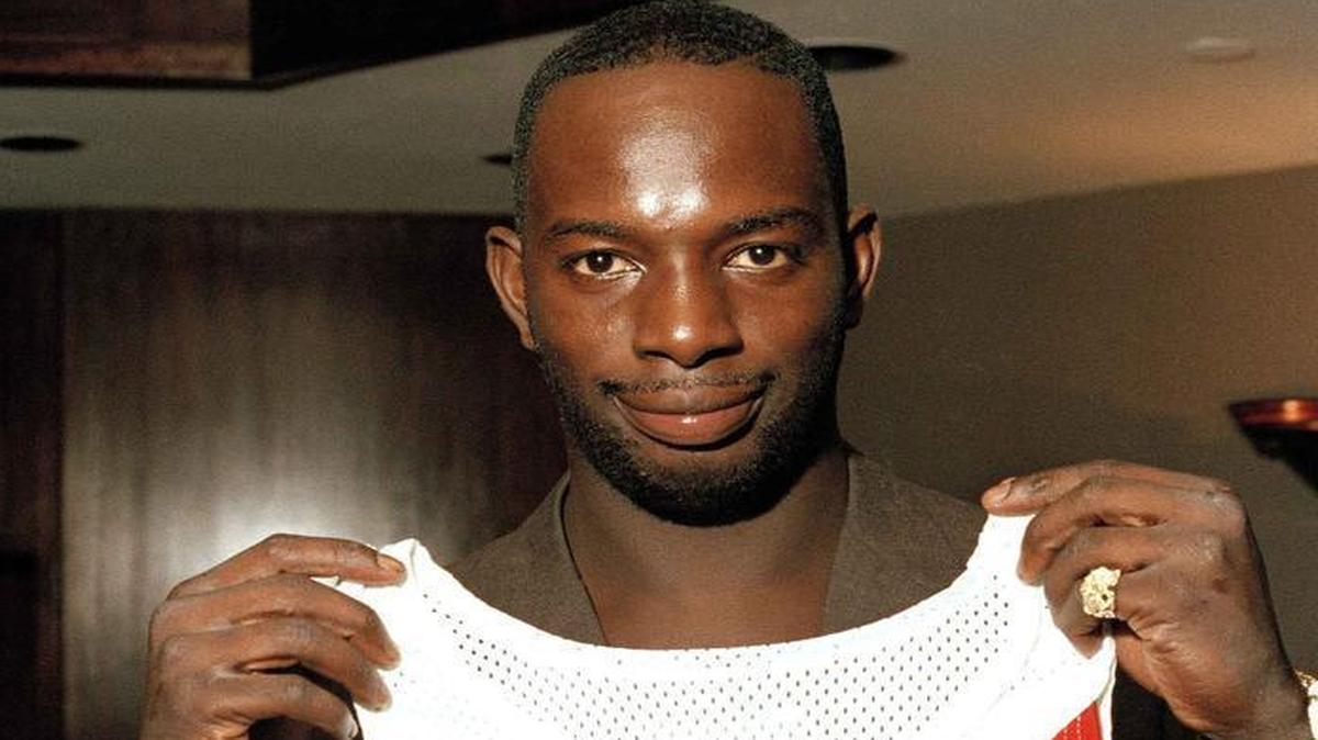 Dwayne ‘Pearl’ Washington was the top pick of the New Jersey Nets in 1986. He later played for the Miami Heat in its inaugural season in 1988. He died Wednesday of cancer.