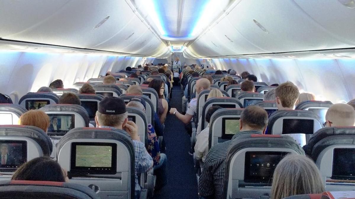 When economy-class passengers are forced to pass through the luxurious first-class area on their way to the cramped economy seats, the rate of air rage incidents is more than seven times higher.
