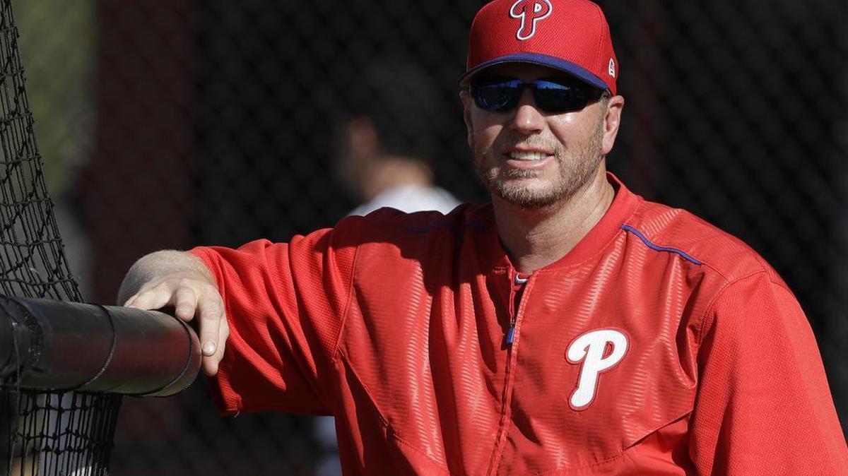 After retiring, Roy Halladay returned to the Phillies as a guest instructor.