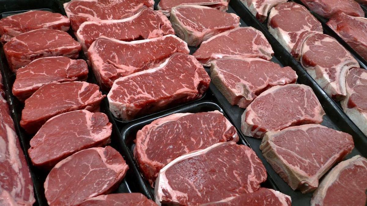 After a backlash from the meat industry and Congress, the administration ignored several suggestions from a February report by an advisory committee of doctors and nutrition experts that suggested calling for an environmentally friendly diet lower in red and processed meats.
