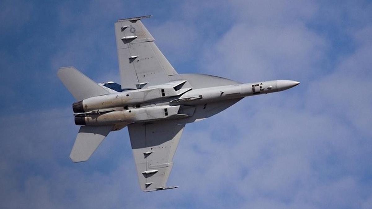An F/A-18 Super Hornet assigned to the Strike Fighter Wing, U.S. Pacific Fleet, based at Lemoore Naval Air Station.
