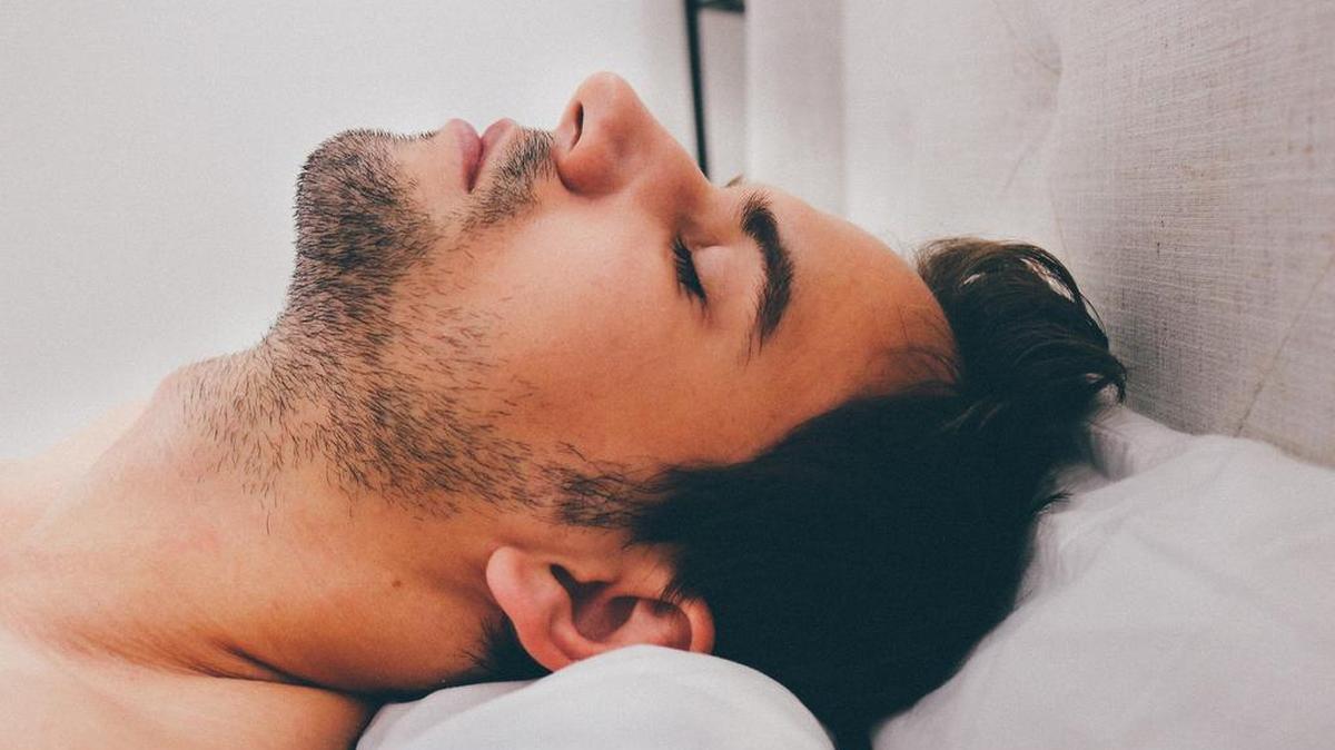 People who don’t get enough sleep are less health and have less energy, and there’s a strong correlation between sleep and life expectancy, according to a leading sleep scientist.