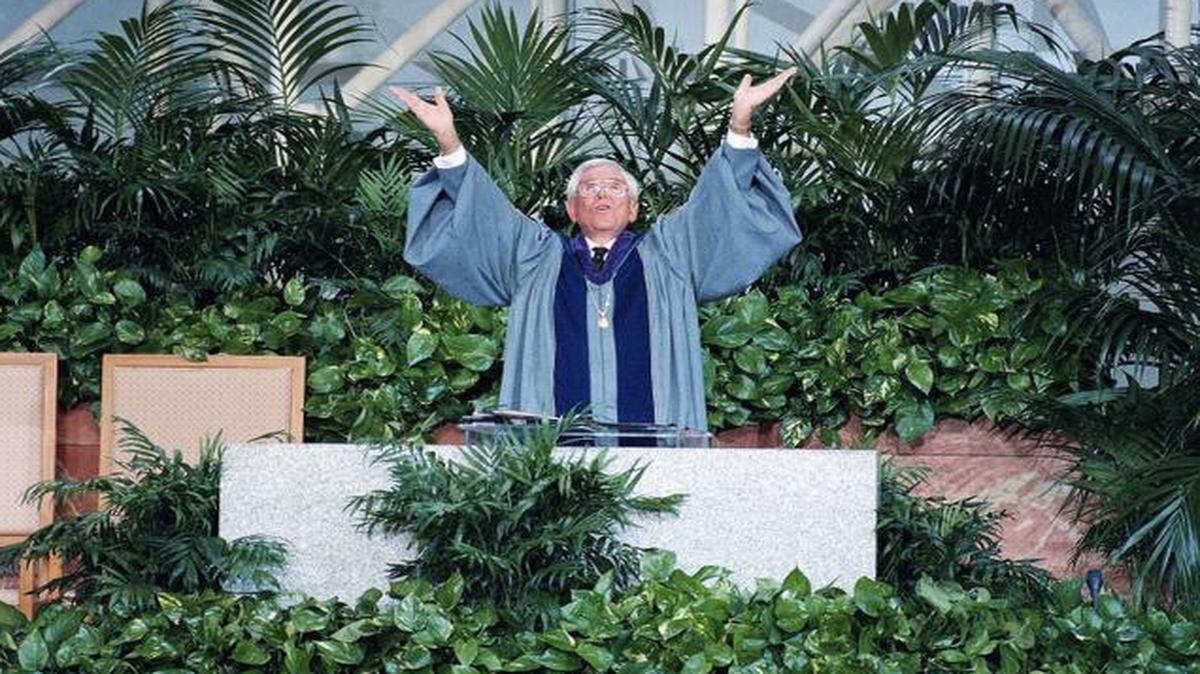 
Rev. Robert H. Schuller, pastor of the Crystal Cathedral in Garden Grove, Calif., speaks at the church in 1996. Schuller, the Southern California televangelist who brought his message of “possibility thinking” to millions, died early Thursday, April 2, 2015, in California. He was 88. 
